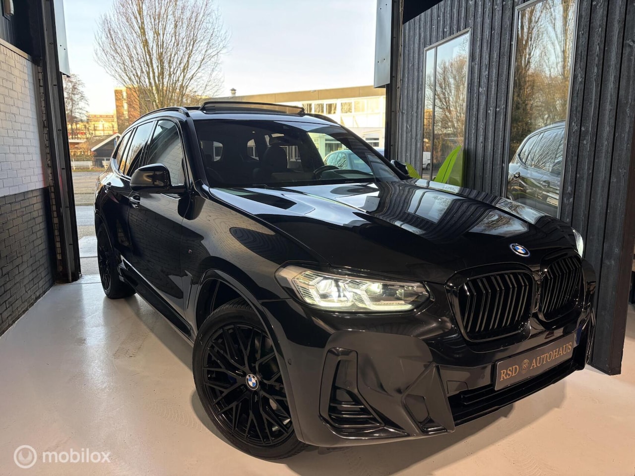 BMW X3 - xDrive30e Facelift M-Pakket Pano LED Camera 20 inch - AutoWereld.nl