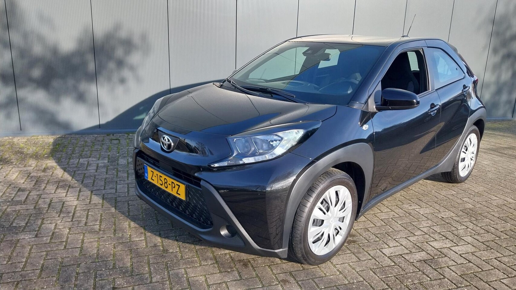 Toyota Aygo X - 1.0 VVT-i MT play 1.0 VVT-i MT Play - AutoWereld.nl