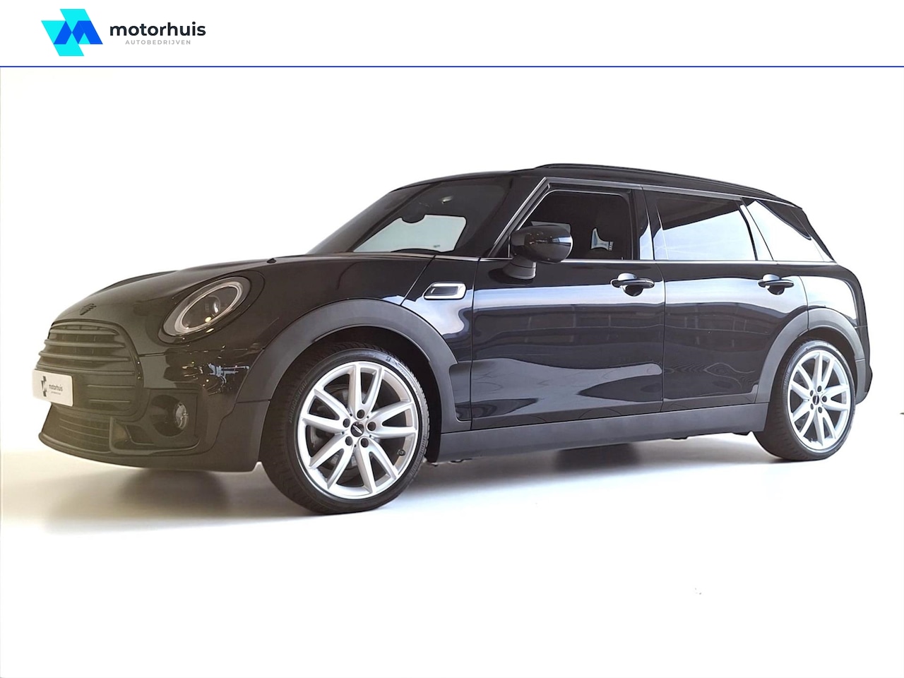 MINI Clubman - Mini (f54) 1.5 136pk Cooper John Cooper Works AUTOMAAT LED STOELV HUD - AutoWereld.nl