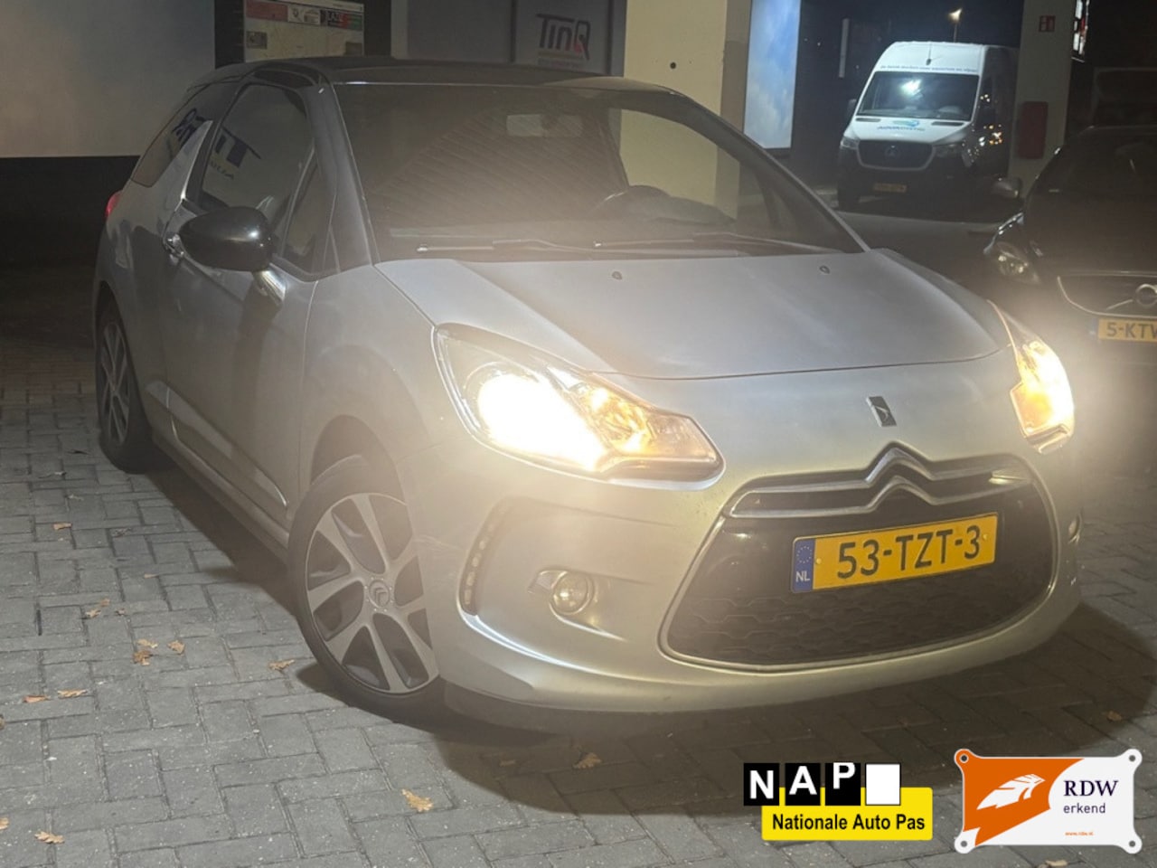 Citroën DS3 - 1.6 e-HDi So Chic Clima Cruise - AutoWereld.nl