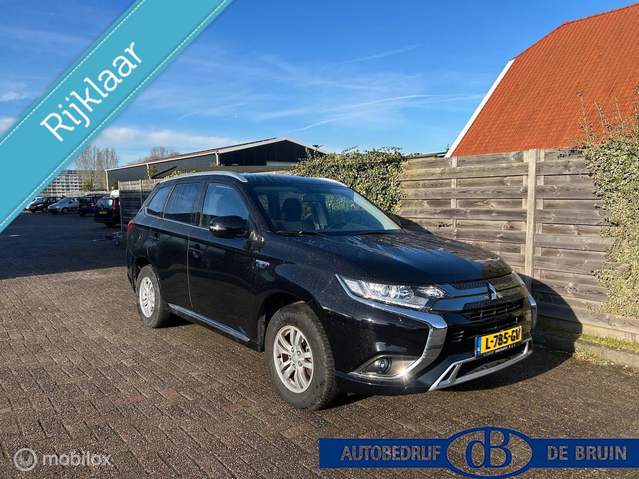 Mitsubishi Outlander - 2.4 PHEV Pure Trekhaak Ned auto - AutoWereld.nl