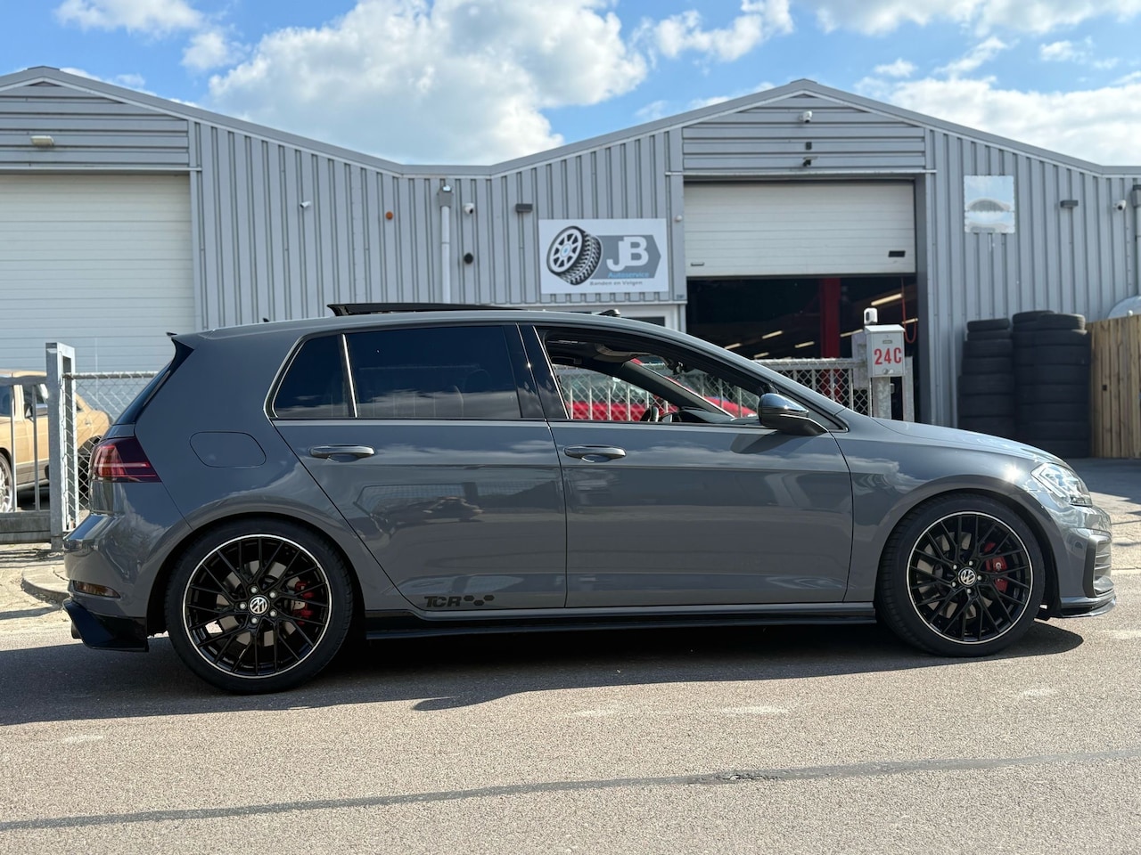 Volkswagen Golf - 2.0 TSI GTI TCR - AutoWereld.nl