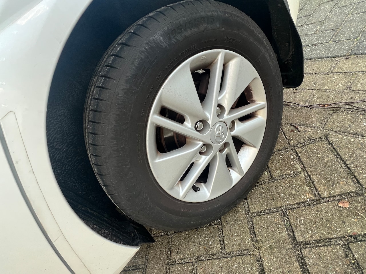 Toyota Auris - 1.8 Hybrid Aspiration - AutoWereld.nl