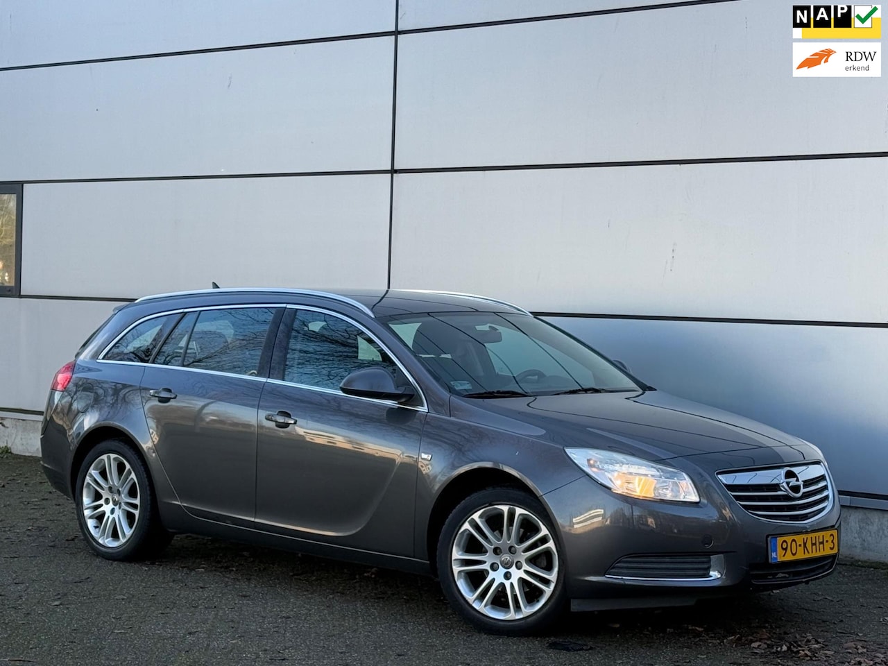 Opel Insignia Sports Tourer - 1.8 Edition Navi |Clima |Stuurbed |Cruise |Lmv |Trekhaak |Nap |Boekjes - AutoWereld.nl