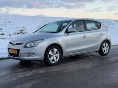 Hyundai i30 - 1.6i Dynamic