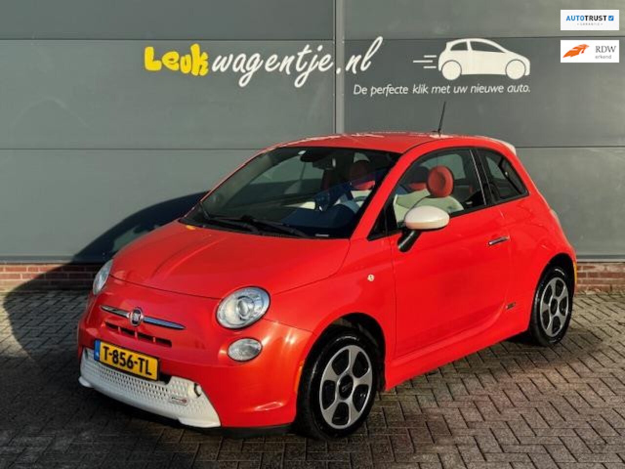 Fiat 500e - 24kwh Automaat *leder *climate *stoelverwarming - AutoWereld.nl