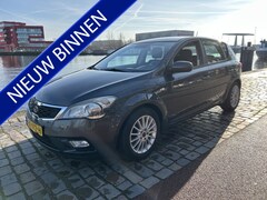 Kia Cee'd - 1.4 CVVT X-ecutive 5 deurs airco nwe apk