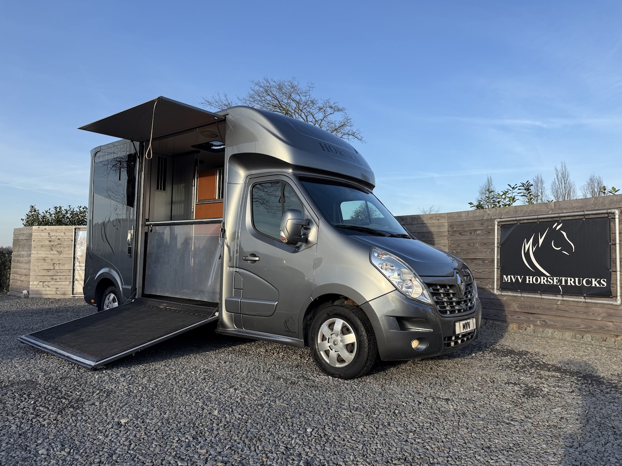 Renault Master - PAARDENWAGEN | HORSETRUCK | ROELOFSEN | STALLION 3XL | 2016 | HENGST | AUTOMAAT | 3-SEAT | - AutoWereld.nl