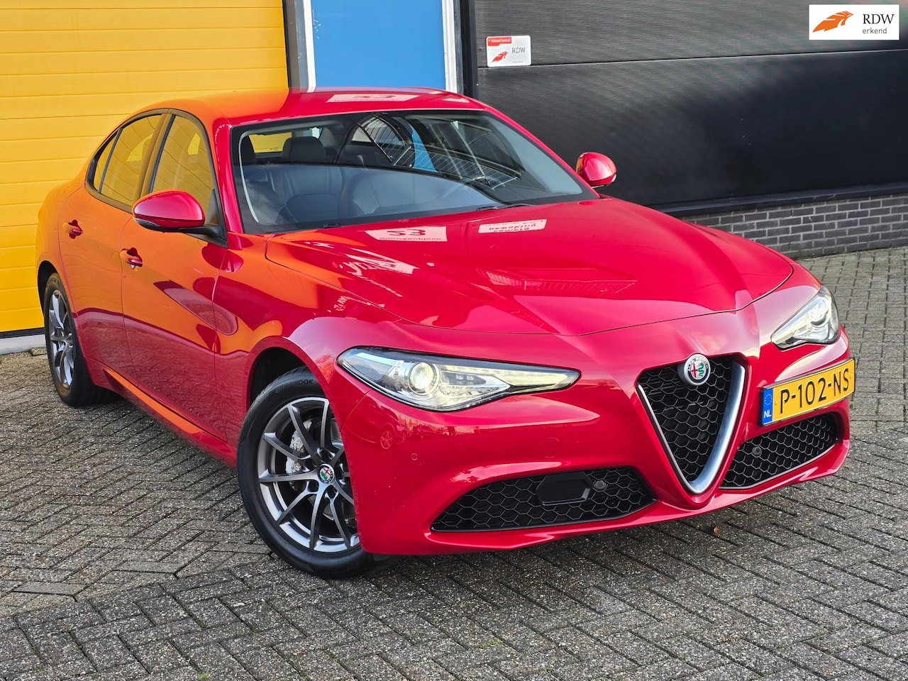 Alfa Romeo Giulia - 2.0T Sport / AUT / ECC / Elek Pakket / Stuurverwarming / Stoelverwarming / Led / Pdc / All - AutoWereld.nl