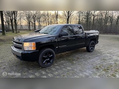 Chevrolet Silverado - 1500 v8