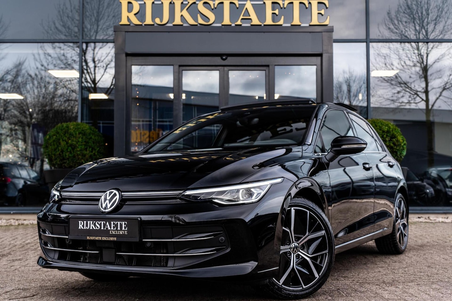 Volkswagen Golf - 1.5 eTSI 50 Ed.|PANO|ACC|CAMERA|18''|MASSAGE - AutoWereld.nl