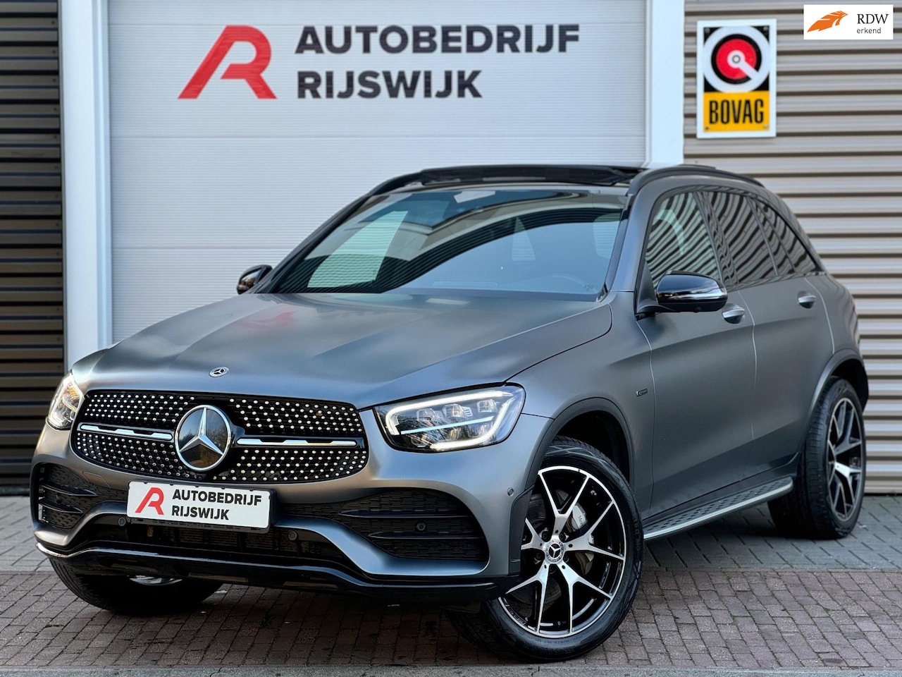 Mercedes-Benz GLC-klasse - 300e 4MATIC Premium Plus Luchtvering/Burmester/Pano - AutoWereld.nl