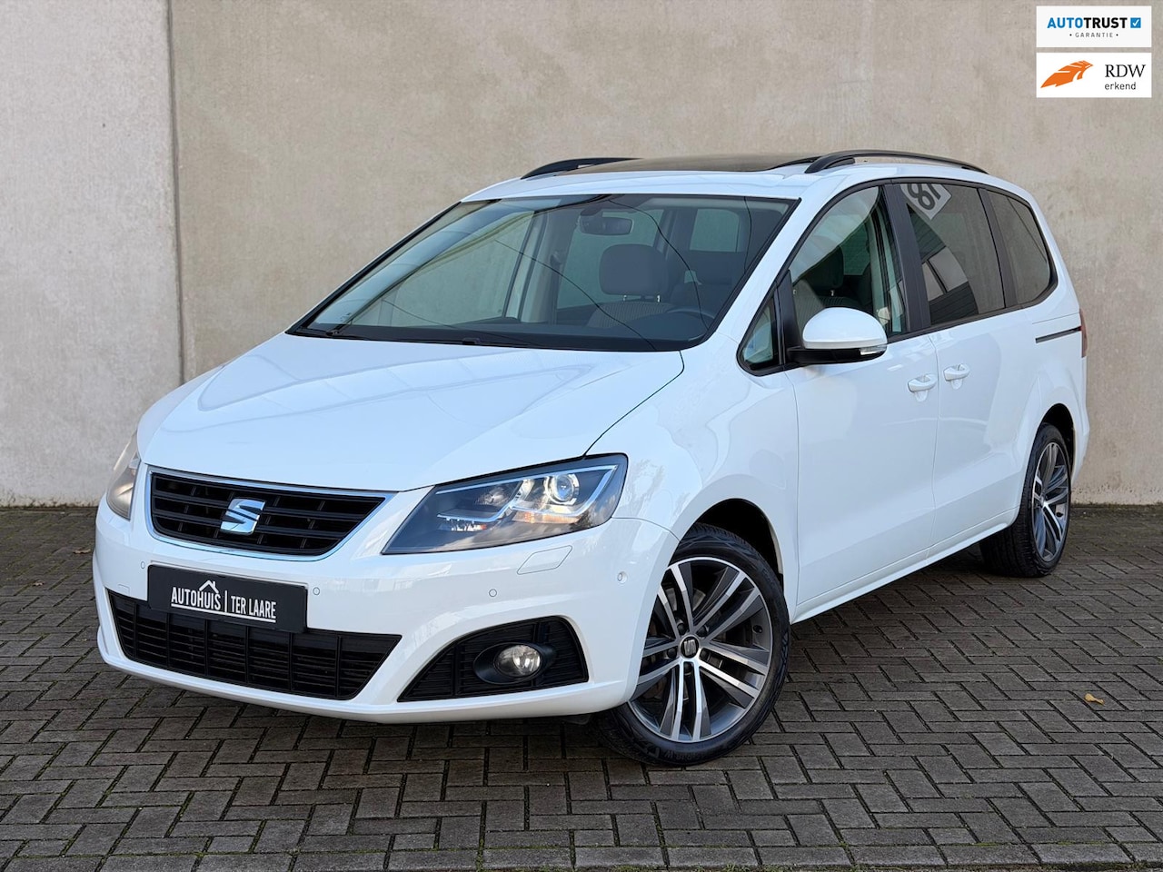 SEAT Alhambra - 2.0 TSI 7P Carplay Pano DSG 220PK Facelift Trekhaak - AutoWereld.nl