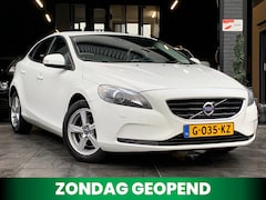 Volvo V40 - 1.6 T2 R-Design|Stoelvw|Xenon|PDC|Cruise|Clima|APK