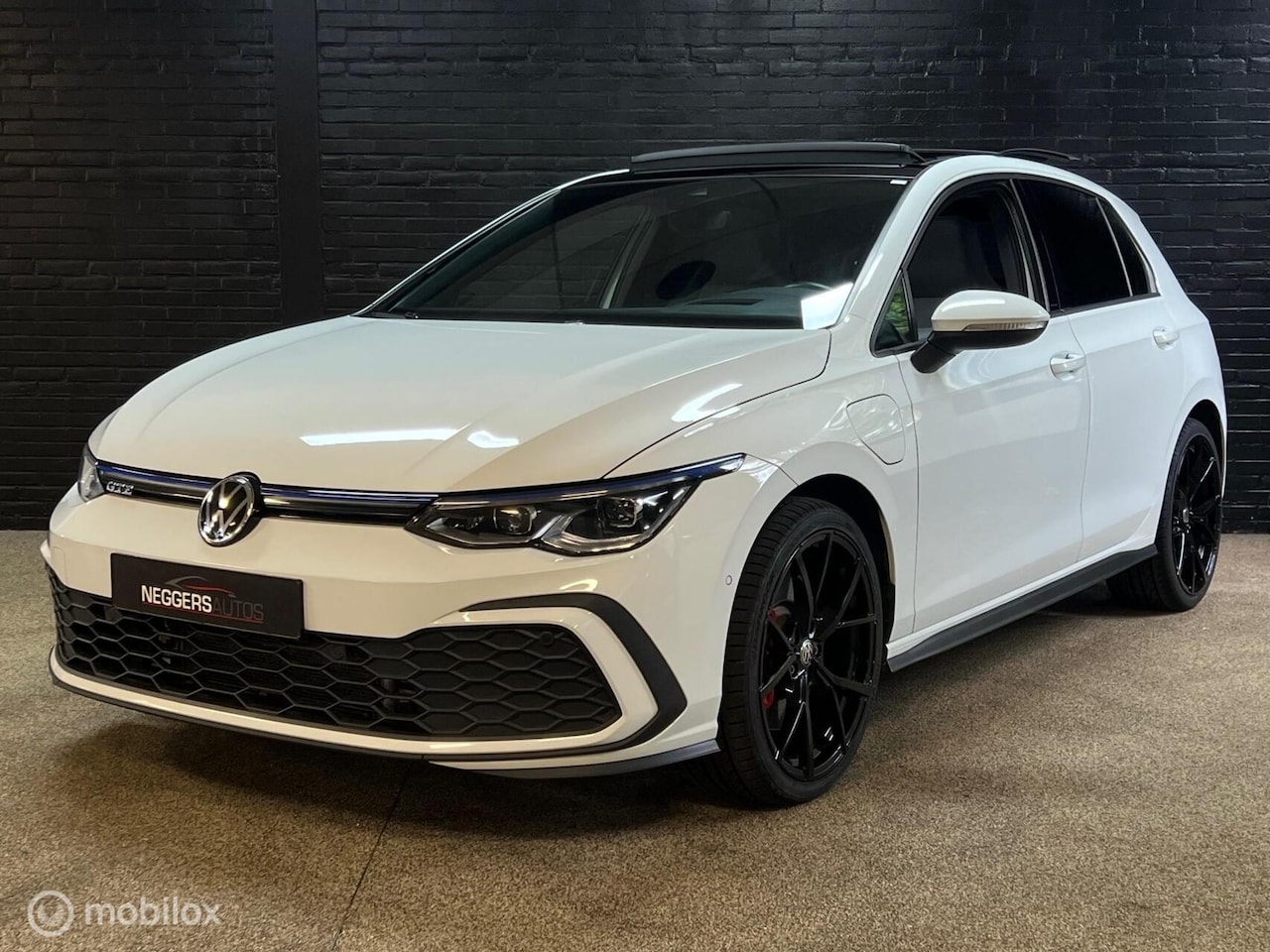 Volkswagen Golf - 1.4 eHybrid GTE | PANO | IQ LIGHTS | - AutoWereld.nl