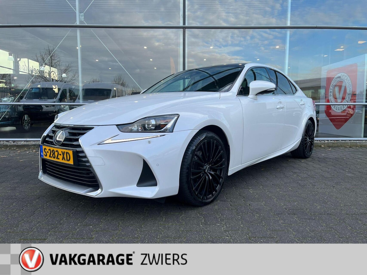Lexus IS - 300h Hybrid Afnm-Trekhaak/Lane/Cruise/Camera/Nav. - AutoWereld.nl