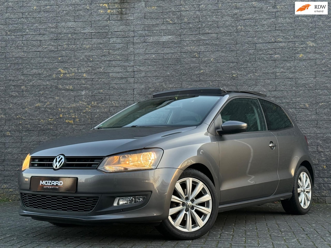 Volkswagen Polo - 1.2 TSI 105PK! PANO/CRUISE/AIRCO/STOELV… - AutoWereld.nl