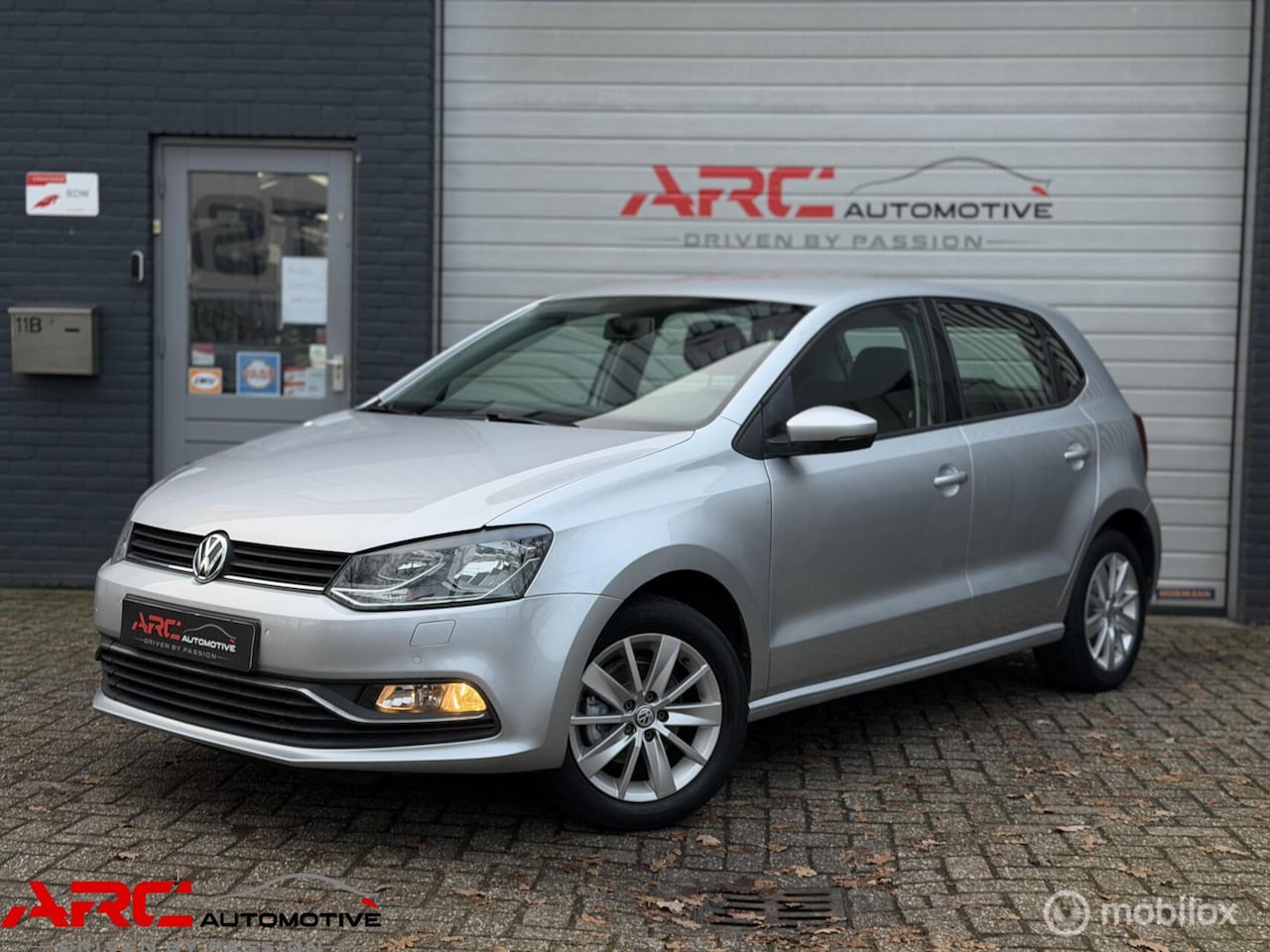 Volkswagen Polo - 1.0 Comfortline - PDC/Stoelverwarming/BT - AutoWereld.nl