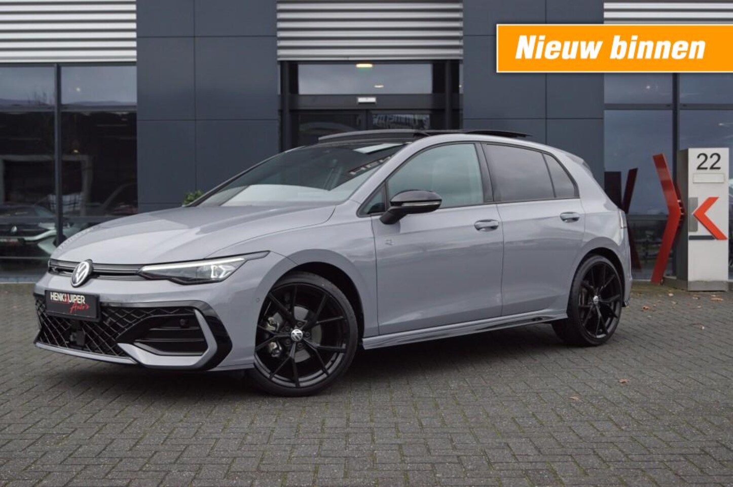 Volkswagen Golf - R-line 1.5 eTSI 150pk DSG facelift Black style/Panodak /Trekhaak wegklb./IQ Matrix LED /He - AutoWereld.nl