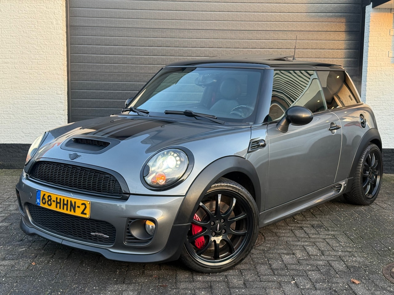 MINI John Cooper Works - Mini 1.6 Chili 1.6 Turbo | Pano | Chili | Leder | 211pk| Carbon | Rode accenten | JCW - AutoWereld.nl