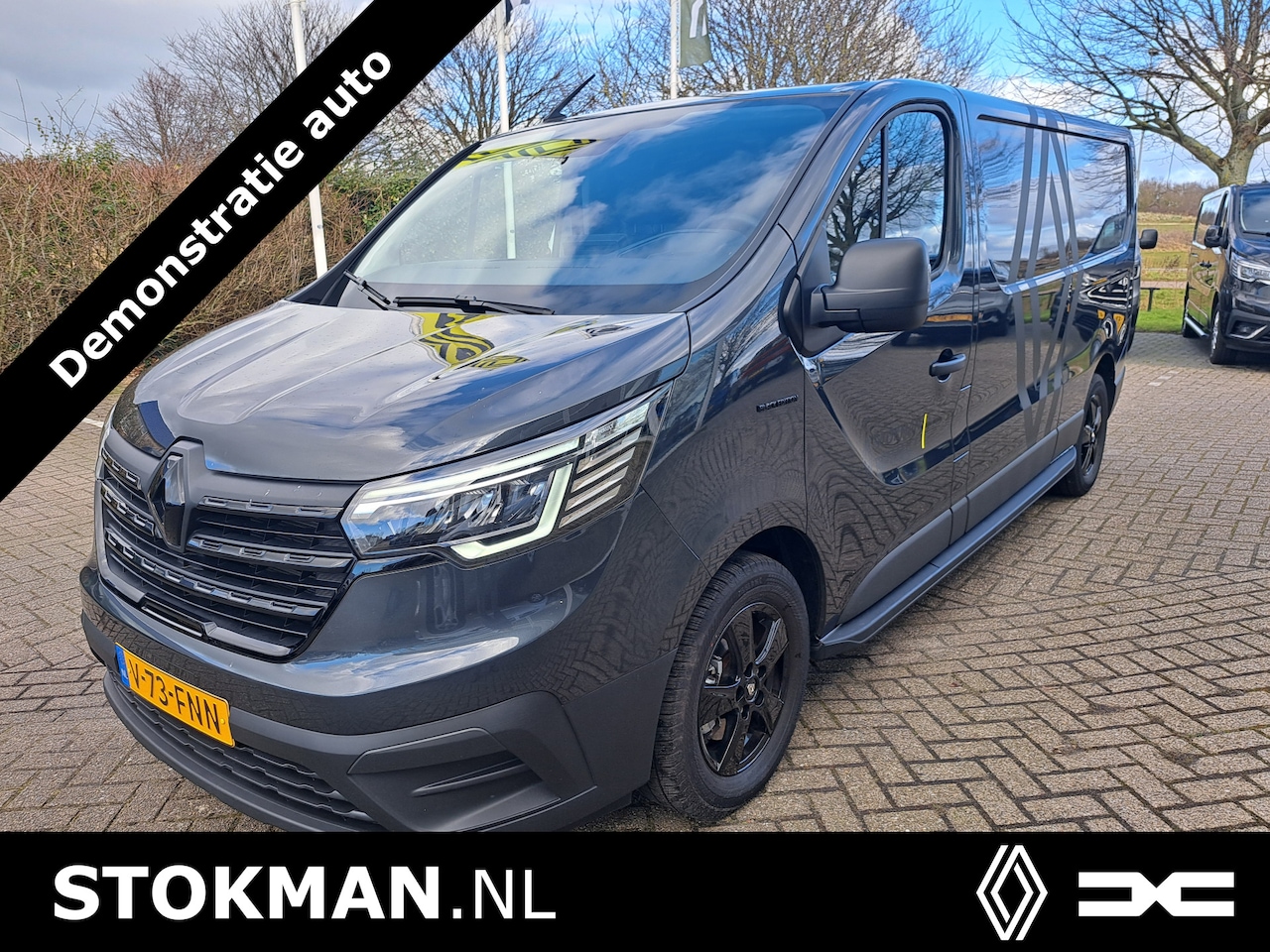 Renault Trafic - 2.0 dCi 130 T30 L2H1 GB Comfort Black Edition | Airco | Cruise | LM velgen | Betimmering | - AutoWereld.nl