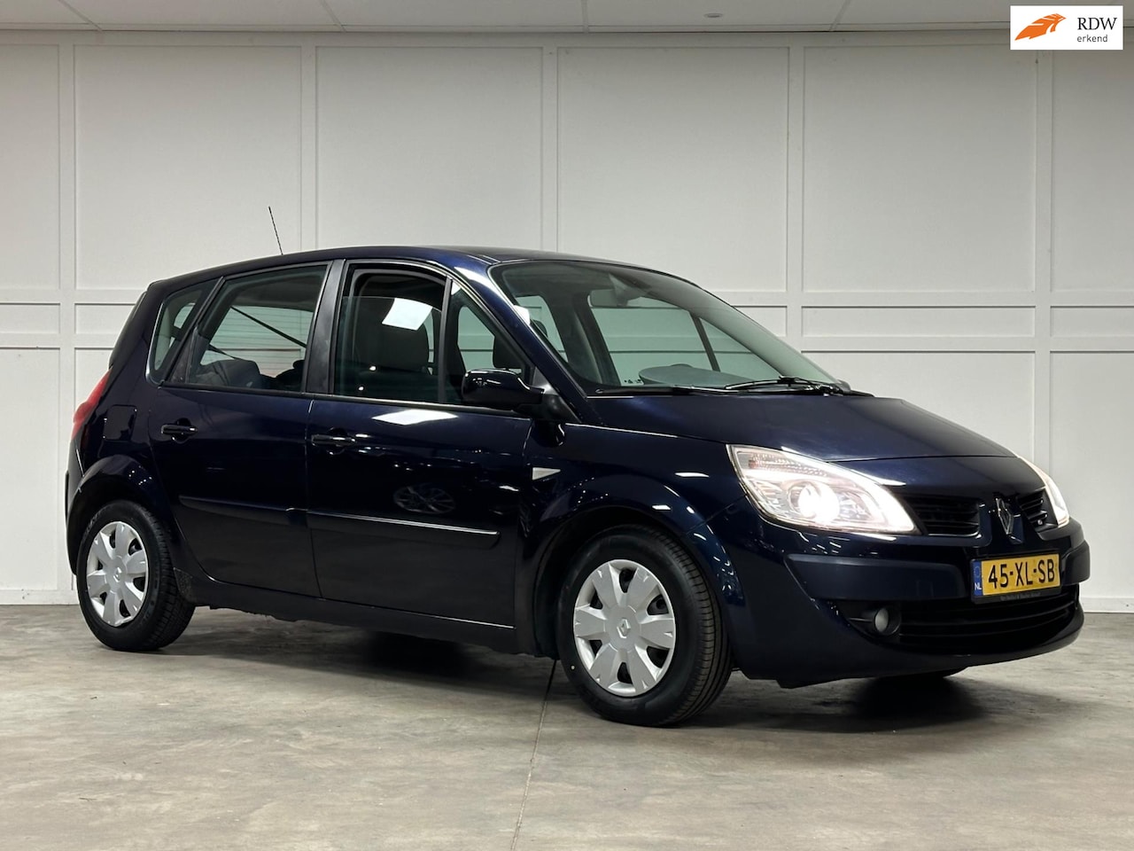 Renault Scénic - 1.6-16V Business Line / 58.251 KM NaP / Airco / Cruise - AutoWereld.nl