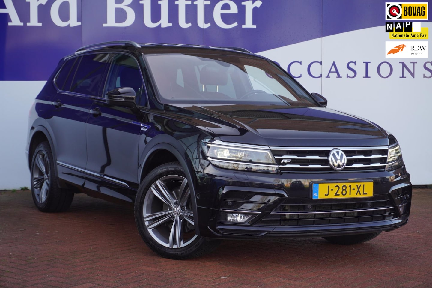 Volkswagen Tiguan Allspace - 1.5 TSI Highline Business R 7 PERS / Camera / 19" / Stoel&Stuurverw. / ACC / LED / = TOP ! - AutoWereld.nl