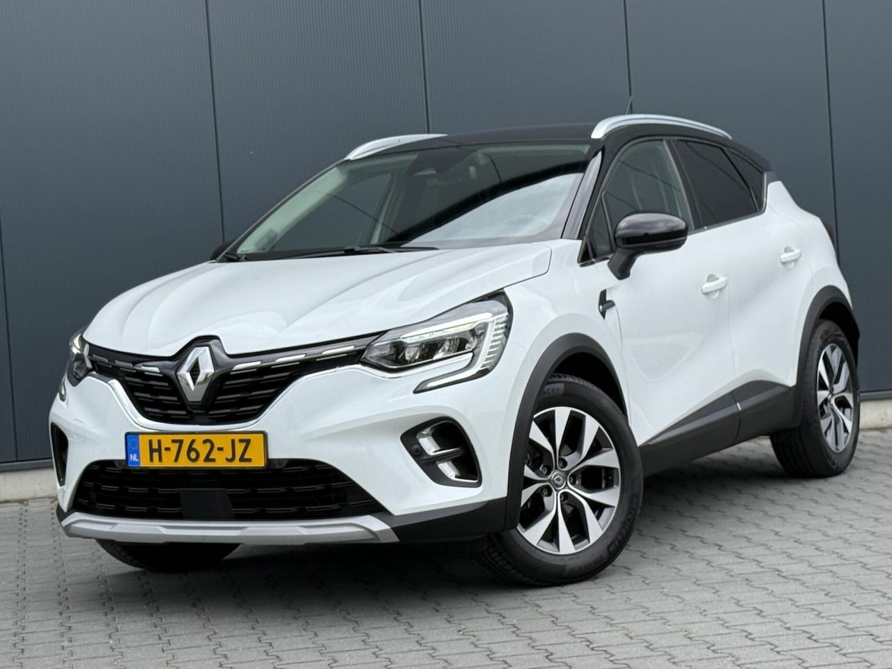 Renault Captur - 1.0 TCE Intens Leder - Camera - CarPlay - Led - Digitaal Dashboard - AutoWereld.nl