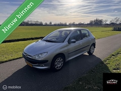 Peugeot 206 - 1.4-16V Gentry