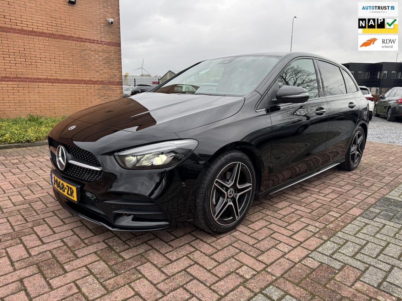 Mercedes-Benz B-klasse - 160 Advantage 160 Advantage, AMG Sport, Night Pakket, Wide Screen, Leder Alcantara, - AutoWereld.nl