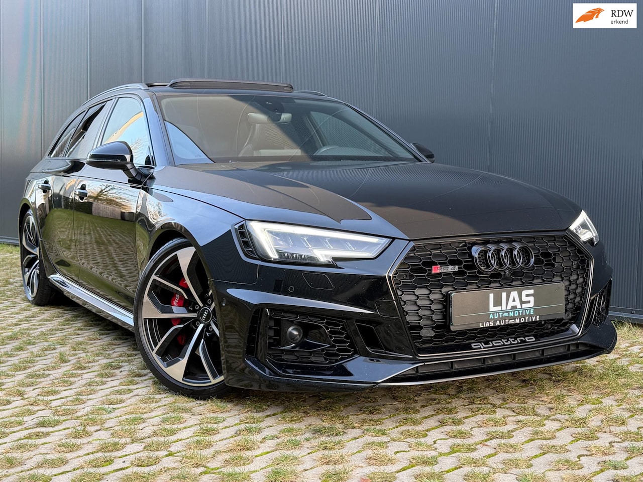 Audi A4 Avant - Audi RS4 Avant 2.9 TFSI Quattro Mythos Black | 450 PK | Full Options | Panoramadak, B&O, R - AutoWereld.nl