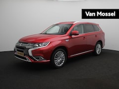 Mitsubishi Outlander - 2.4 PHEV Intense+ Aut. | Panoramadak | Camera | Trekhaak | Stoelverwarming |
