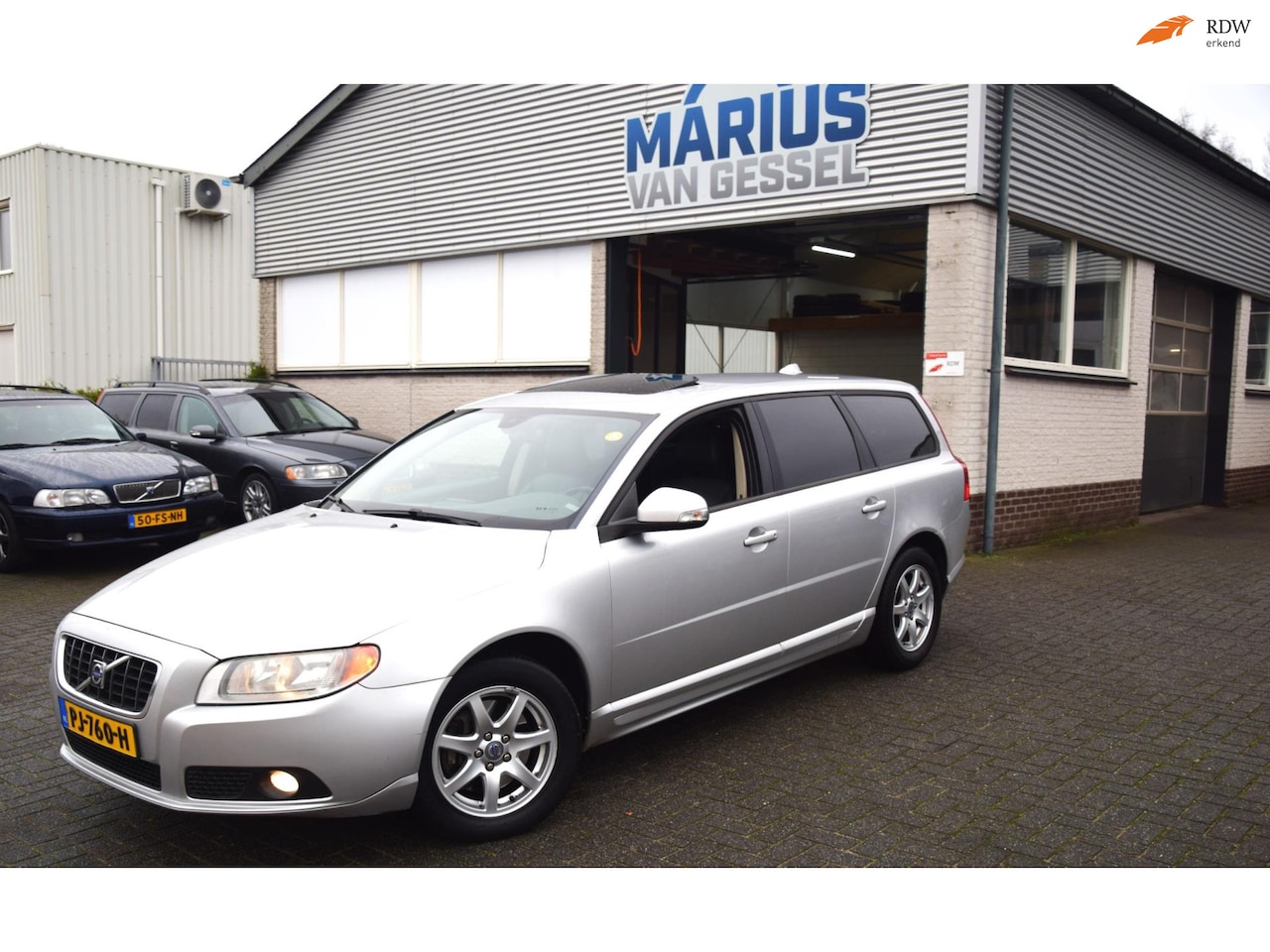 Volvo V70 - 2.4 D5 Momentum 2.4 D5 Momentum 185 pk - AutoWereld.nl