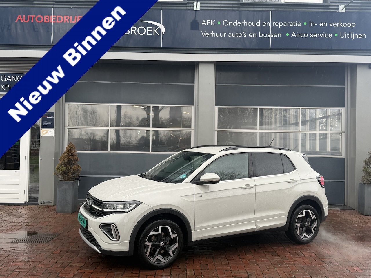 Volkswagen T-Cross - R-Line AFN. TREKH. - CAMERA - AD. CRUISE 2025 km 21.000 - AutoWereld.nl