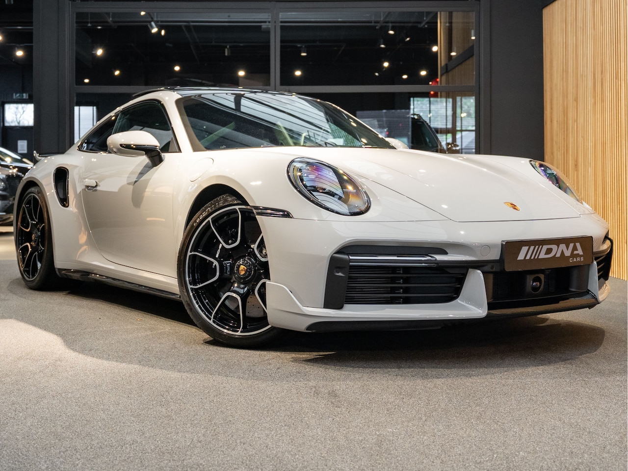 Porsche 911 - 992 Turbo S Sport Design Keramisch 911 3.8 Turbo S Burmester Lift-Systeem PDLS+ - AutoWereld.nl