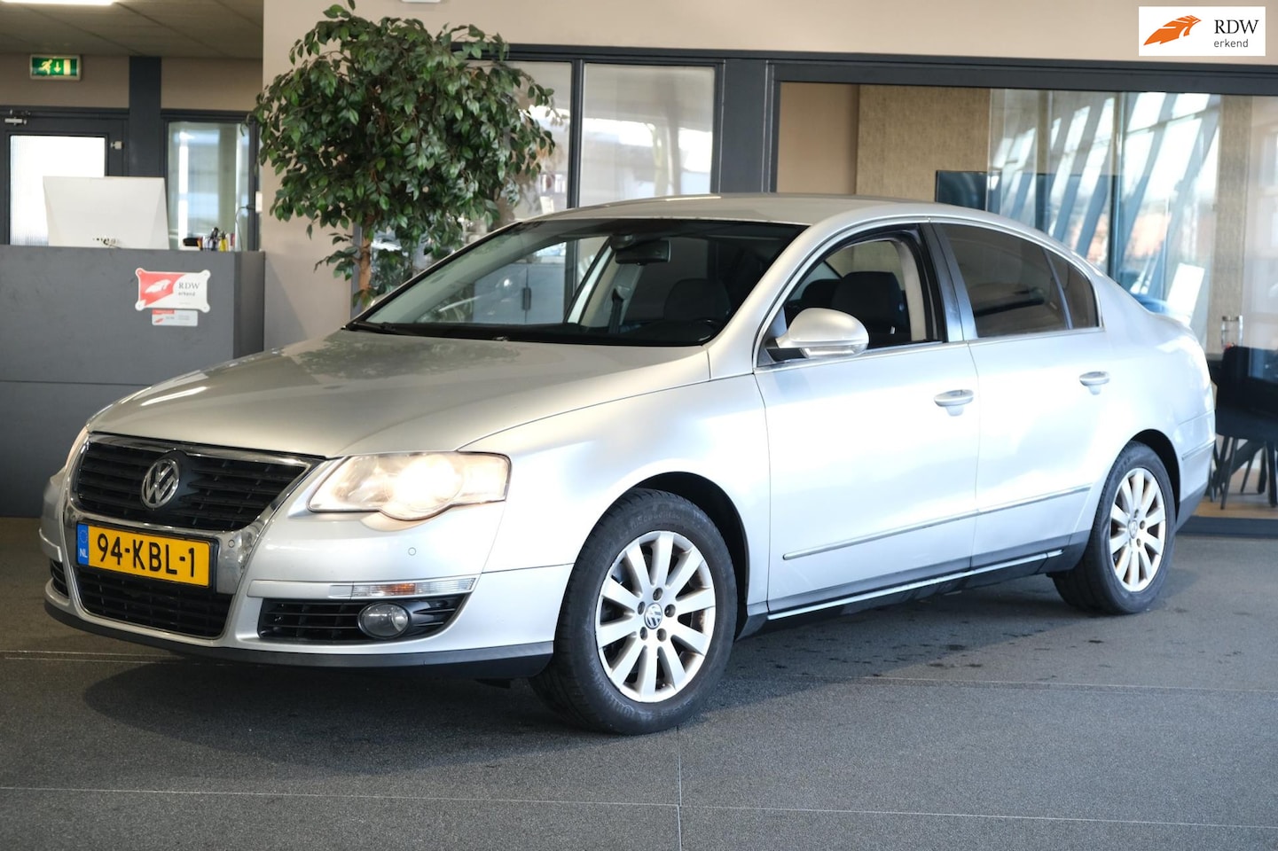 Volkswagen Passat - 1.8 TFSI DSG Navi Trek Cruise Xenon Pdc Climate - AutoWereld.nl