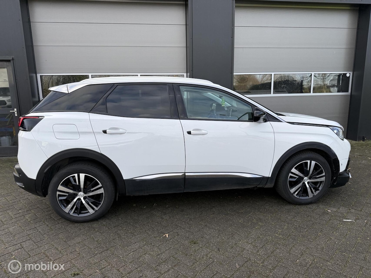 Peugeot 3008 - AUTOMAAT 2020 49.232Km €13.699 lichte schade - AutoWereld.nl