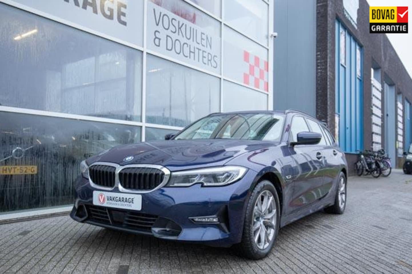BMW 3-serie Touring - 330e Sport line 2.0 |PHEV | Trekhaak | Panoramadak - AutoWereld.nl