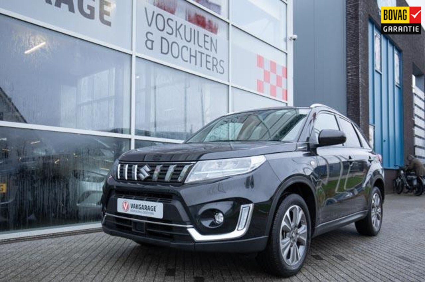 Suzuki Vitara - 1.5 Hybrid Style | Black | Carplay - AutoWereld.nl