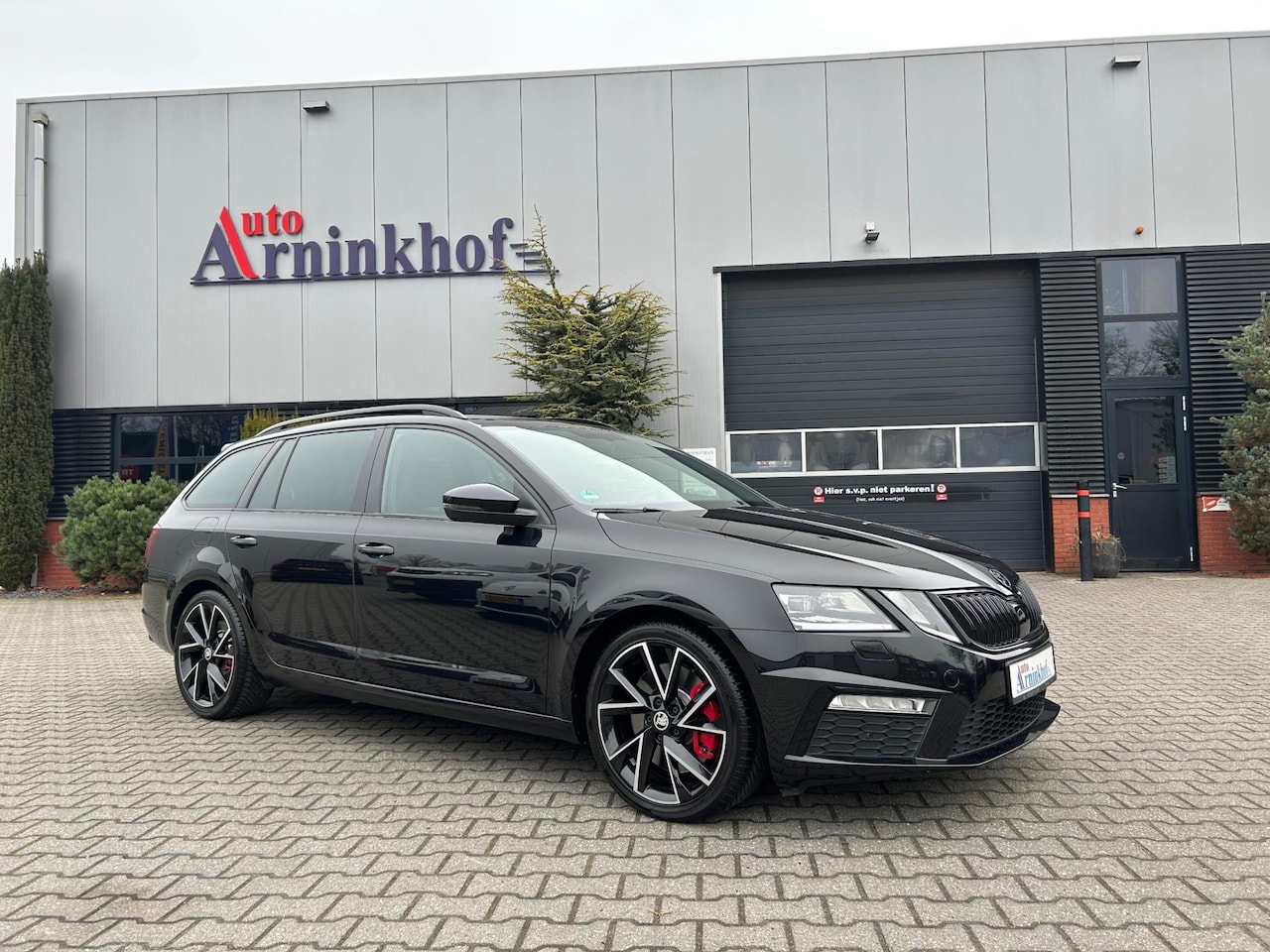 Skoda Octavia Combi - 2.0 TSI RS 245 dsg alantara/carplay/trekhaak - AutoWereld.nl