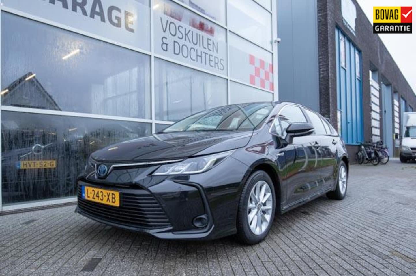 Toyota Corolla - 1.8 Hybrid Business Sedan Carplay - AutoWereld.nl