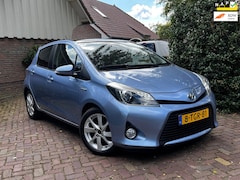 Toyota Yaris - 1.5 Hybrid Dynamic *Full Option* | NAP | Panoramadak | Navi | Camera | Trekhaak | 16" LM V