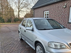 Opel Astra - 1.6-16V Club