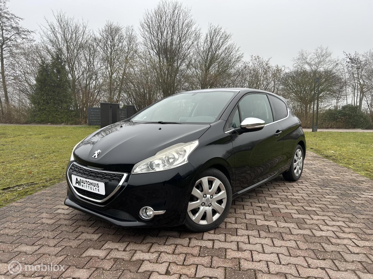 Peugeot 208 - 1.4 Vti Allure 1.4 VTi Allure, Pano, Cruise, Half Leder,Climate - AutoWereld.nl