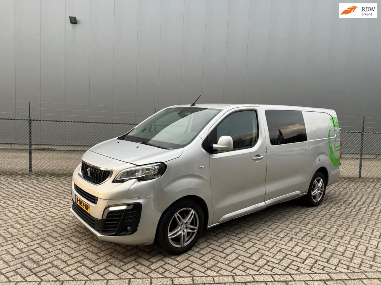 Peugeot Expert - 231L 2.0 BlueHDI 120 DC Premium l 147.000 Kilometers NAP Logisch l Prijs Excl.Btw - AutoWereld.nl