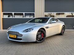 Aston Martin V8 Vantage - 4.3 V8 | origineel Nederlands | handgeschakeld