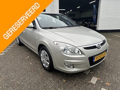 Hyundai i30 - 1.6i Dynamic /5 drs/Trekhaak afneembaar/Nieuwe apk bij aflevering