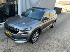 Skoda Kodiaq - 1.5 TSI Sportline Business 7p. Trekhaak l Panoramadak l Dealer onderhouden l Achteruitrijcamera l ACC l