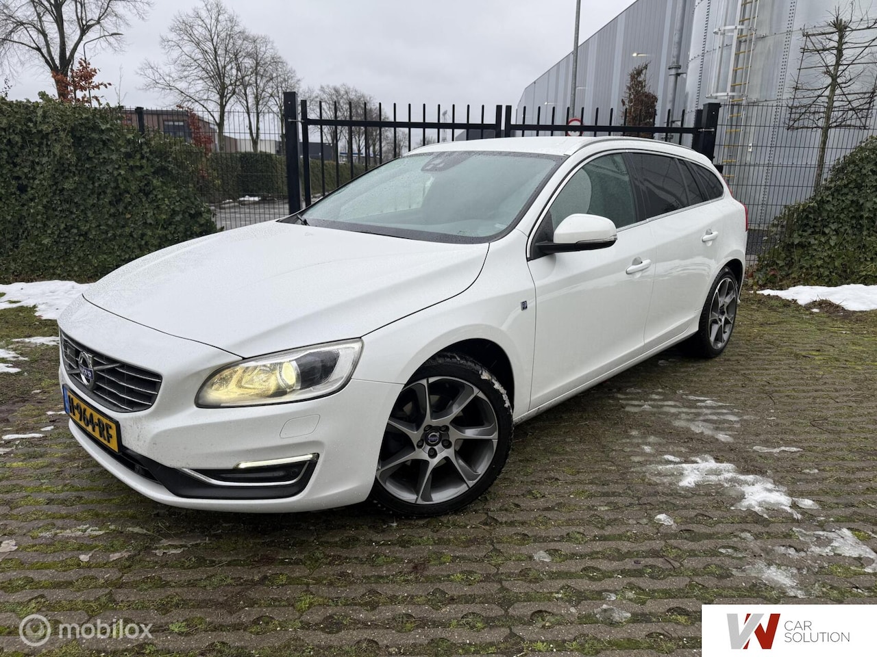 Volvo V60 - 2.0 D4 Ocean Race NAVI CAM MEMRY CLIMA TREKH FULL - AutoWereld.nl