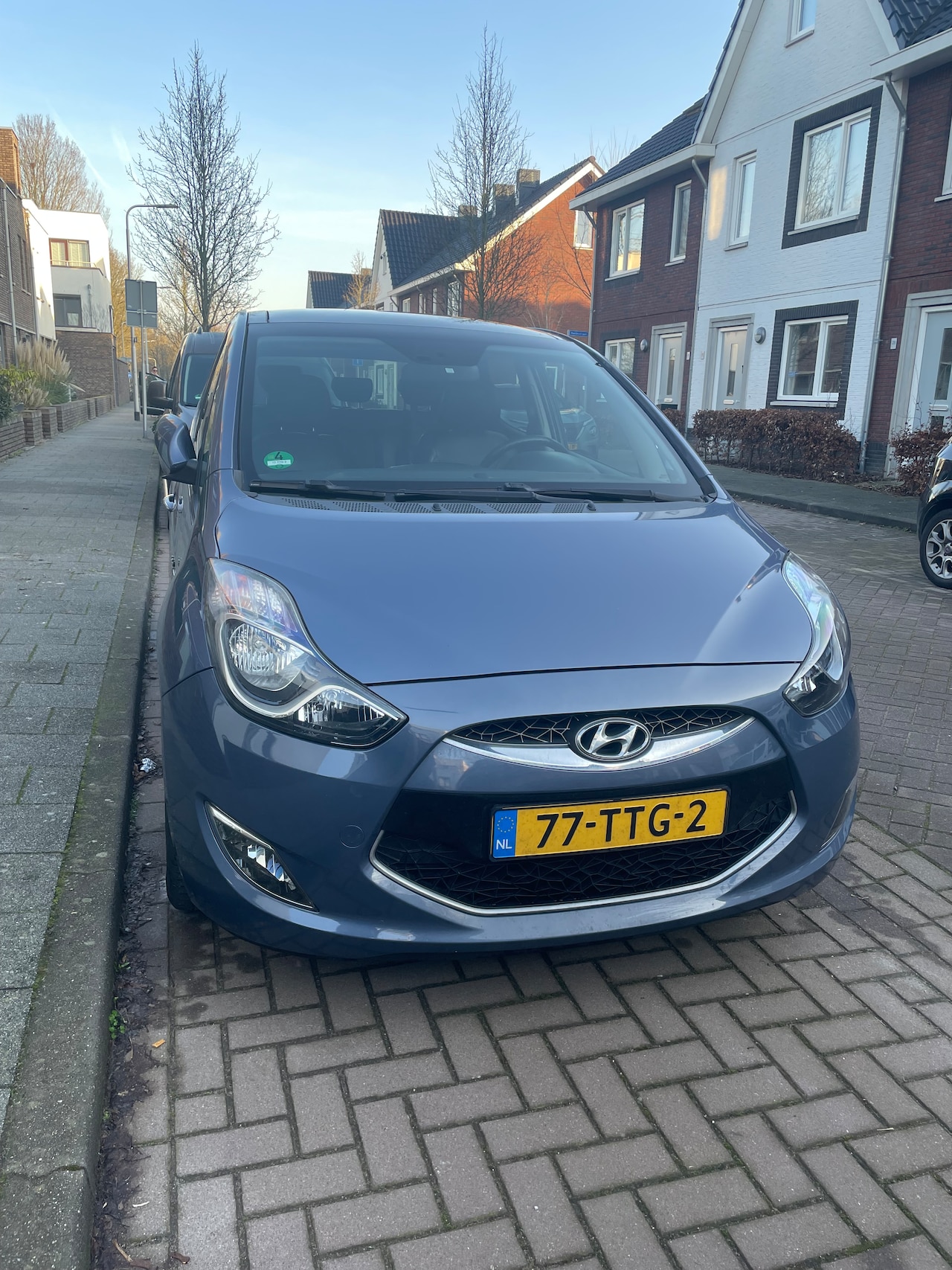 Hyundai ix20 - 1.6i i-Catcher Panorama, airco, cruise control, isofix, stoelverwarming, leer, parkeercamera - AutoWereld.nl